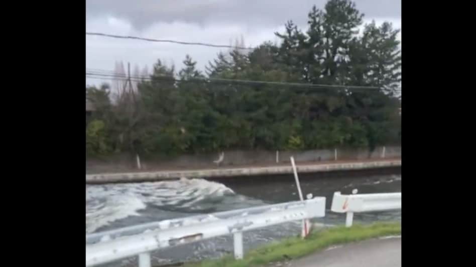 First tsunami waves hit Japan after major earthquake First tsunami waves hit Japan after major earthquake