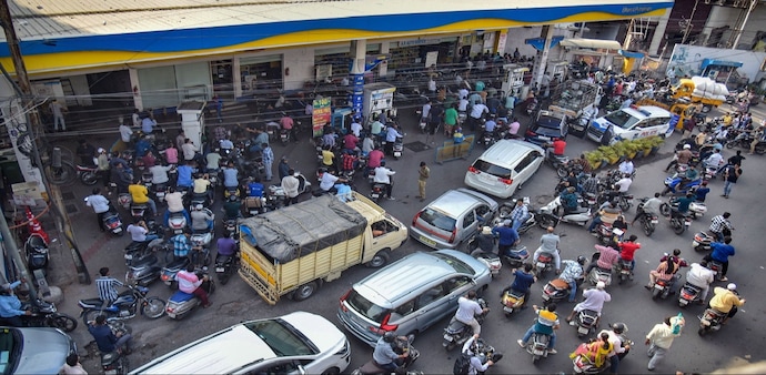 2,000 petrol pumps run dry in western and northern India as truck drivers strike against new hit-and-run law 2,000 petrol pumps run dry in western and northern India as truck drivers strike against new hit-and-run law