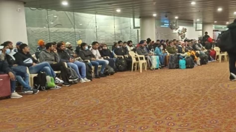 The flight that returned to Mumbai included 66 passengers from Gujarat. The flight that returned to Mumbai included 66 passengers from Gujarat.