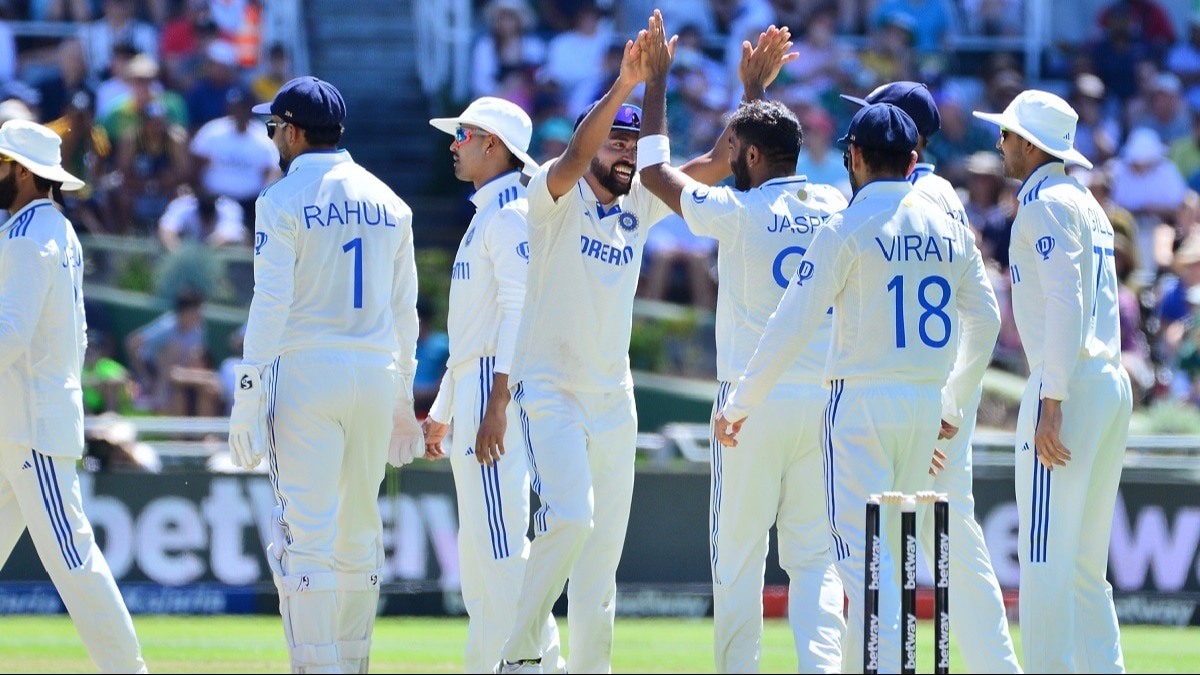 ND vs SA, 2nd Test Day 1: 'Unbelievable spell,' say netizens as Siraj's 6-wicket haul leaves SA 55-all out ND vs SA, 2nd Test Day 1: 'Unbelievable spell,' say netizens as Siraj's 6-wicket haul leaves SA 55-all out