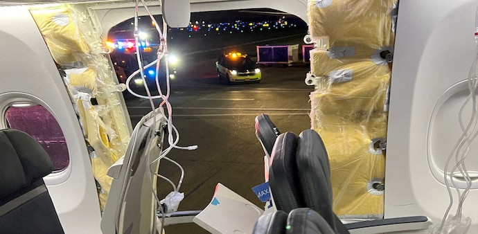 Alaska Airlines door blows out Alaska Airlines door blows out