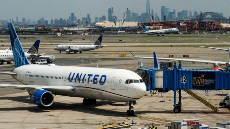 United finds loose bolts on several 737 MAX planes, raising pressure on Boeing United finds loose bolts on several 737 MAX planes, raising pressure on Boeing