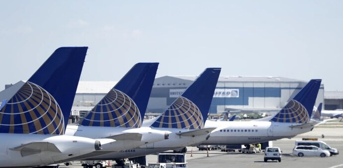 Boeing shares fell 1.4% Tuesday as United canceled 225 daily flights, or 8% of its total, while Alaska canceled 109, or 18% Boeing shares fell 1.4% Tuesday as United canceled 225 daily flights, or 8% of its total, while Alaska canceled 109, or 18%