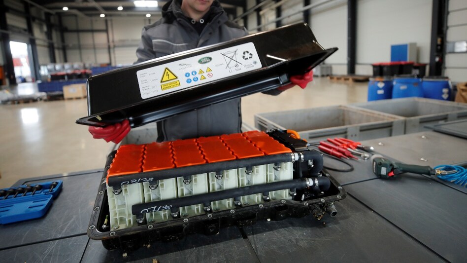 lithium-ion battery lithium-ion battery