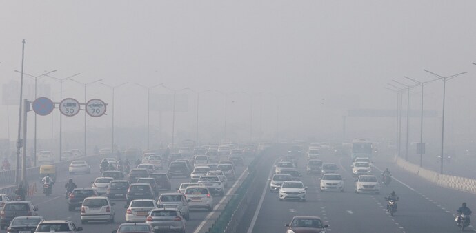 Delhi fog: Zero visibility on Friday at 7:30 am Delhi fog: Zero visibility on Friday at 7:30 am