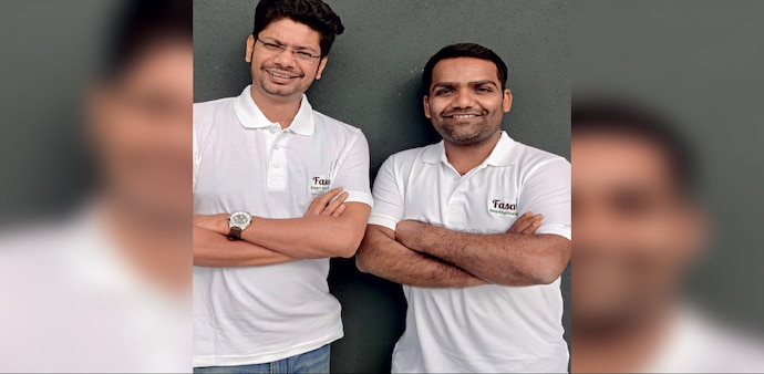 Fasal leverages technology to provide crop- and crop stage specific insights to farmers. Fasal leverages technology to provide crop- and crop stage specific insights to farmers.