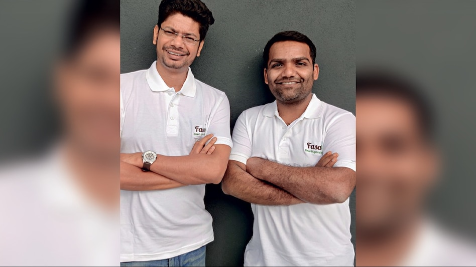 Fasal leverages technology to provide crop- and crop stage specific insights to farmers. Fasal leverages technology to provide crop- and crop stage specific insights to farmers.