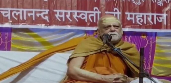Contrary to reports suggesting discord among the spiritual leaders, he said that there are no differences between them concerning the Ram Temple. Contrary to reports suggesting discord among the spiritual leaders, he said that there are no differences between them concerning the Ram Temple.