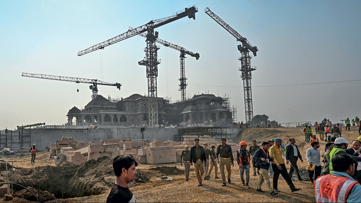 From hotels to real estate, and airlines to railways, there's a frenetic pace of activity at Ayodhya From hotels to real estate, and airlines to railways, there's a frenetic pace of activity at Ayodhya