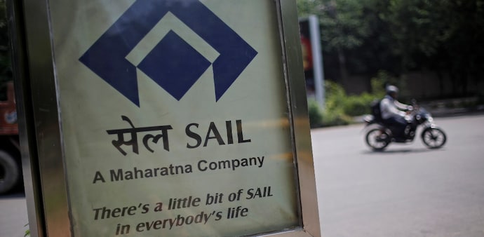 Besides this, SAIL has placed some other below-board-level officials under suspension. Besides this, SAIL has placed some other below-board-level officials under suspension.