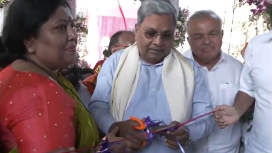 'Opening a saree shop?': Siddaramaiah gets trolled for cutting ribbon to inaugurate newly-built Ram Temple in Bengaluru 'Opening a saree shop?': Siddaramaiah gets trolled for cutting ribbon to inaugurate newly-built Ram Temple in Bengaluru