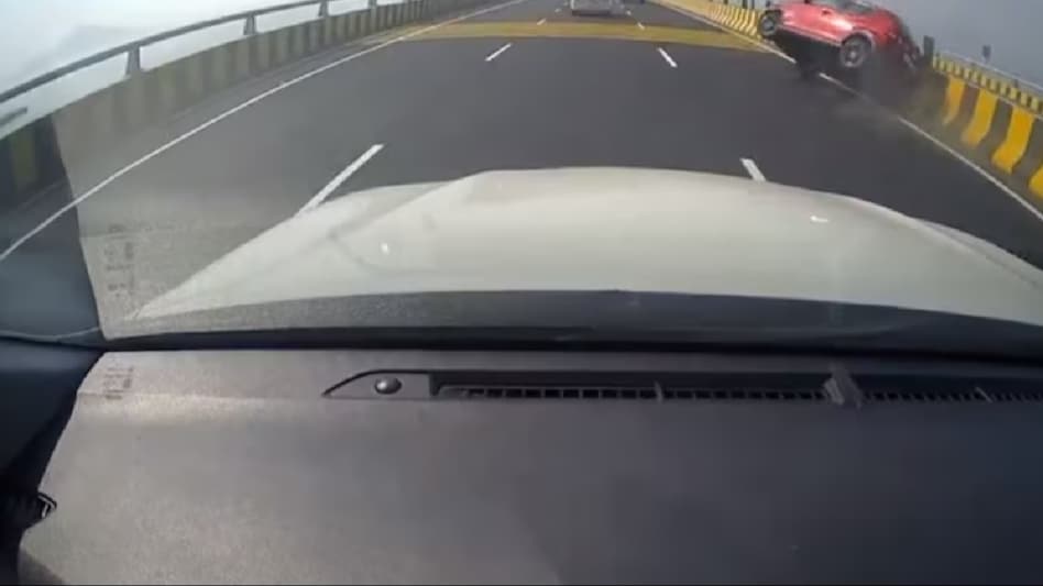 'We need lane discipline,' say desi netizens as first accident on Mumbai's Atal Setu leaves 5 injured 'We need lane discipline,' say desi netizens as first accident on Mumbai's Atal Setu leaves 5 injured