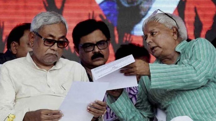 Lalu Yadav camp looking for 8 more MLAs amid Nitish's exit buzz: Sources