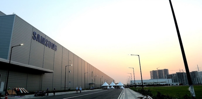 Noida is a very important production base for Samsung. Noida is a very important production base for Samsung.