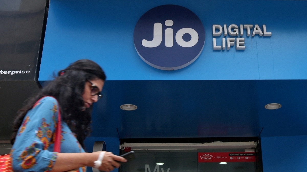Jio's revenue from operations also saw a healthy increase of 9.9 per cent. (Photo: Reuters) 