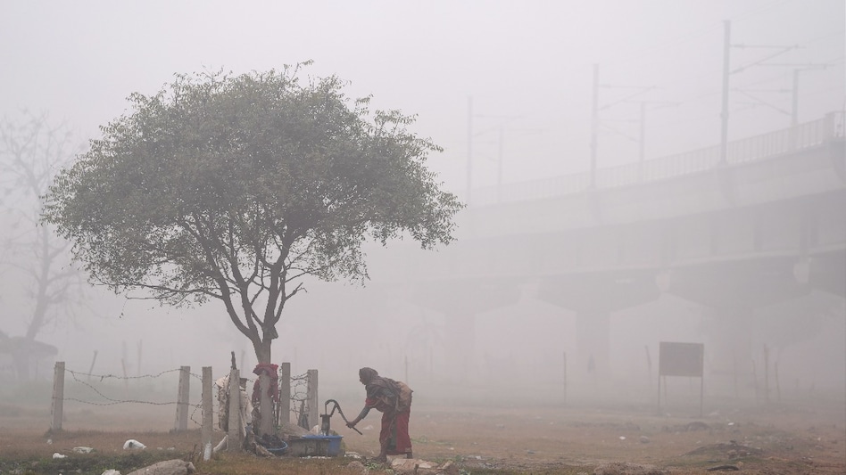 Delhi fog update: Flight operations to be affected as visibility drops Delhi fog update: Flight operations to be affected as visibility drops