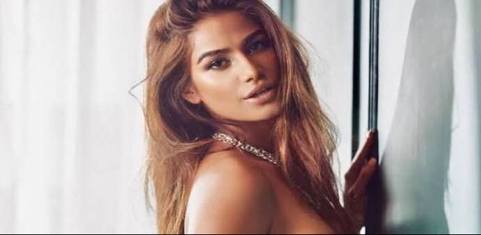 Poonam Pandey passes away at 32 Poonam Pandey passes away at 32