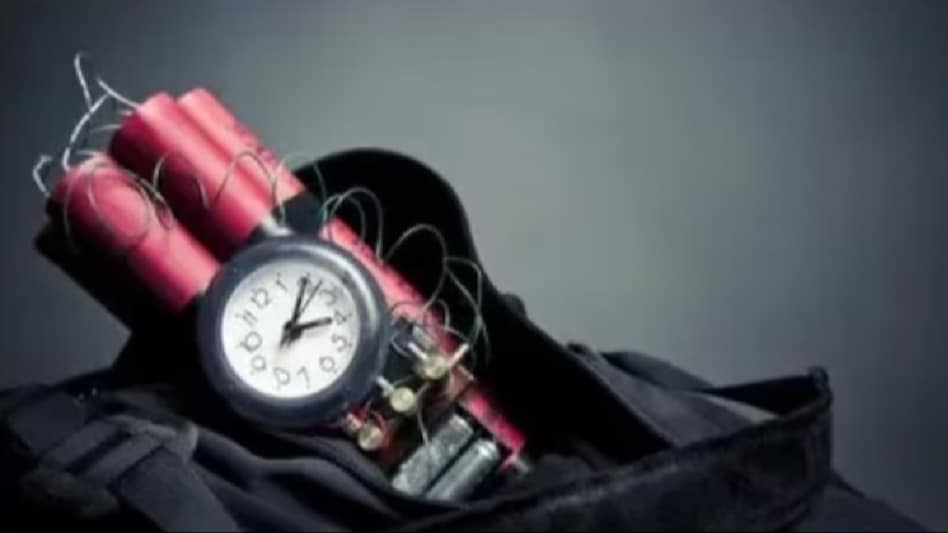 Some Chennai schools get bomb threat, students sent home, bomb disposal squads on spot Some Chennai schools get bomb threat, students sent home, bomb disposal squads on spot