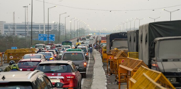 The Delhi Traffic Police has issued a traffic advisory, alerting commuters about restrictions on the movement of vehicles at three borders of the national capital. The Delhi Traffic Police has issued a traffic advisory, alerting commuters about restrictions on the movement of vehicles at three borders of the national capital.