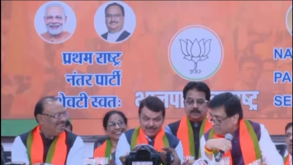 Asked if he received any calls from Sonia Gandhi and Rahul Gandhi, Chavan did not respond. Asked if he received any calls from Sonia Gandhi and Rahul Gandhi, Chavan did not respond.