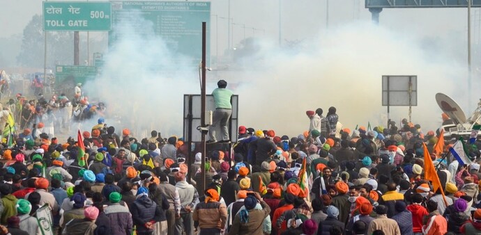 Cops are likely to ramp up security measures at the border areas to deter farmers from entering the national capital. Cops are likely to ramp up security measures at the border areas to deter farmers from entering the national capital.