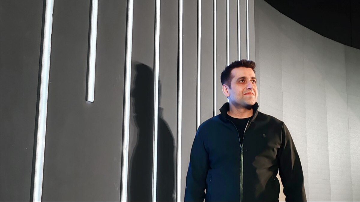 Sheth said that advanced technologies in the handset cannot be manufactured in India as of yet. Sheth said that advanced technologies in the handset cannot be manufactured in India as of yet.