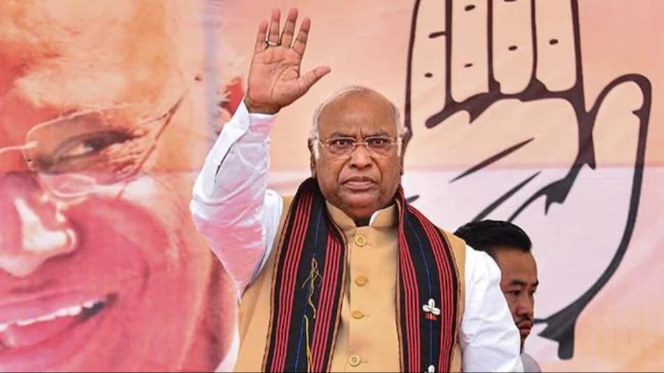 Kharge charged 'turncoats, sayings voters made some "big leaders", who then ran away, "which is nothing but an act of cowardice". Kharge charged 'turncoats, sayings voters made some "big leaders", who then ran away, "which is nothing but an act of cowardice".