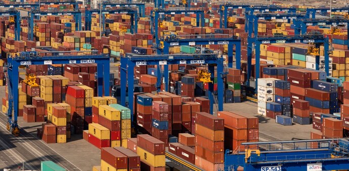 Adani Ports is the largest private player in the country, with a 27 per cent market share that has grown from 10 per cent in FY2014. Adani Ports is the largest private player in the country, with a 27 per cent market share that has grown from 10 per cent in FY2014.