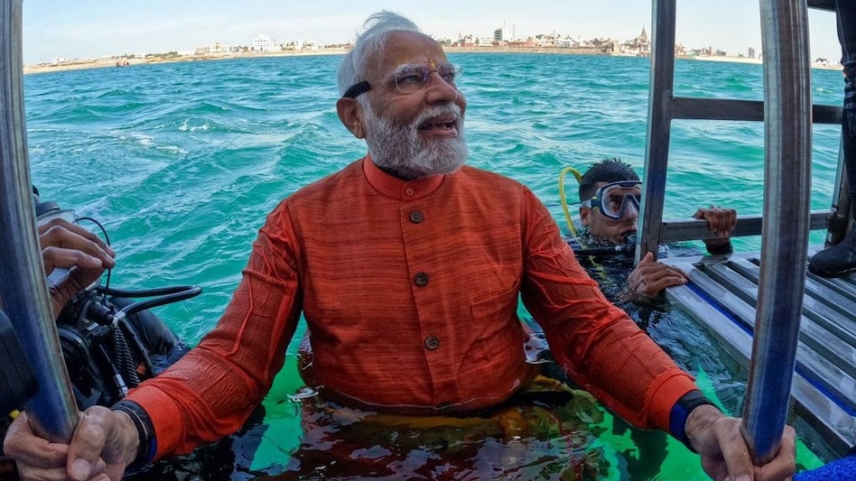 PM Modi went underwater in Gujarat's Dwarka on Sunday PM Modi went underwater in Gujarat's Dwarka on Sunday