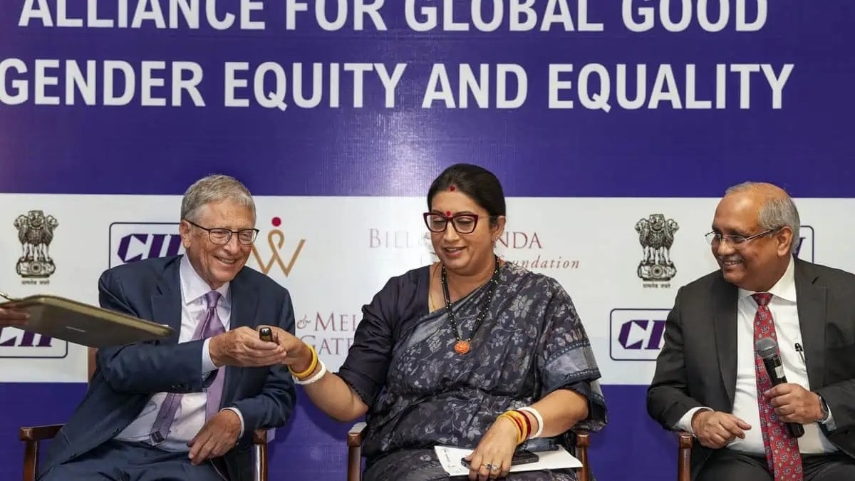 Smriti Zubin Irani, Union Minister of Women & Child Development and Minority Affairs, launched the logo and website Smriti Zubin Irani, Union Minister of Women & Child Development and Minority Affairs, launched the logo and website