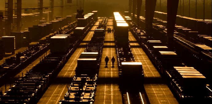 "Commerce Department Revises U.S. Economic Growth Downward to 3.2% for Q4 Amid Strong Consumer Spending" "Commerce Department Revises U.S. Economic Growth Downward to 3.2% for Q4 Amid Strong Consumer Spending"