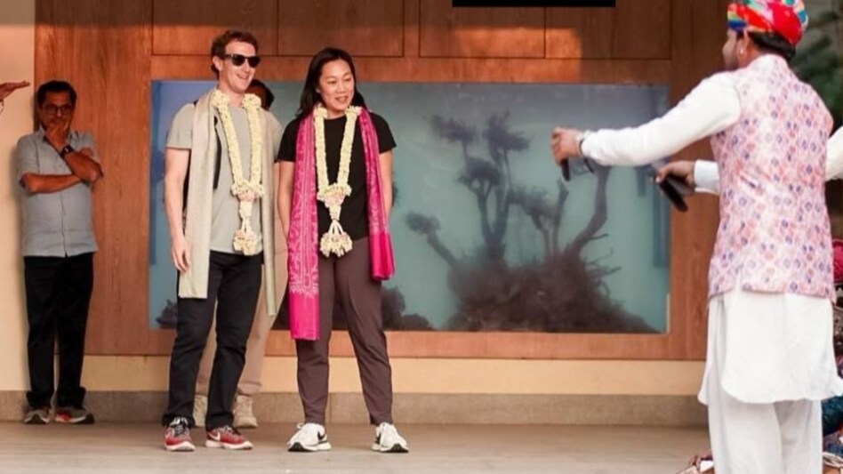 Facebook CEO Mark Zuckerberg and his wife Priscilla Chan have arrived in Jamnagar Facebook CEO Mark Zuckerberg and his wife Priscilla Chan have arrived in Jamnagar