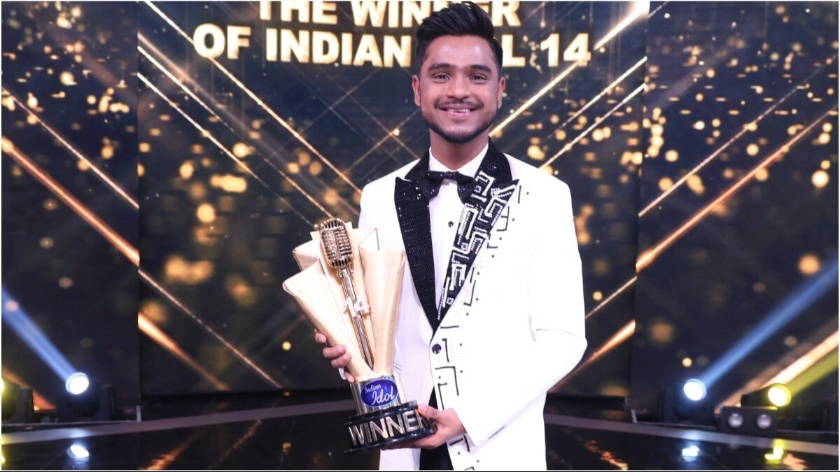 He was awarded a trophy, Rs 25 lakh and a car. He was awarded a trophy, Rs 25 lakh and a car.