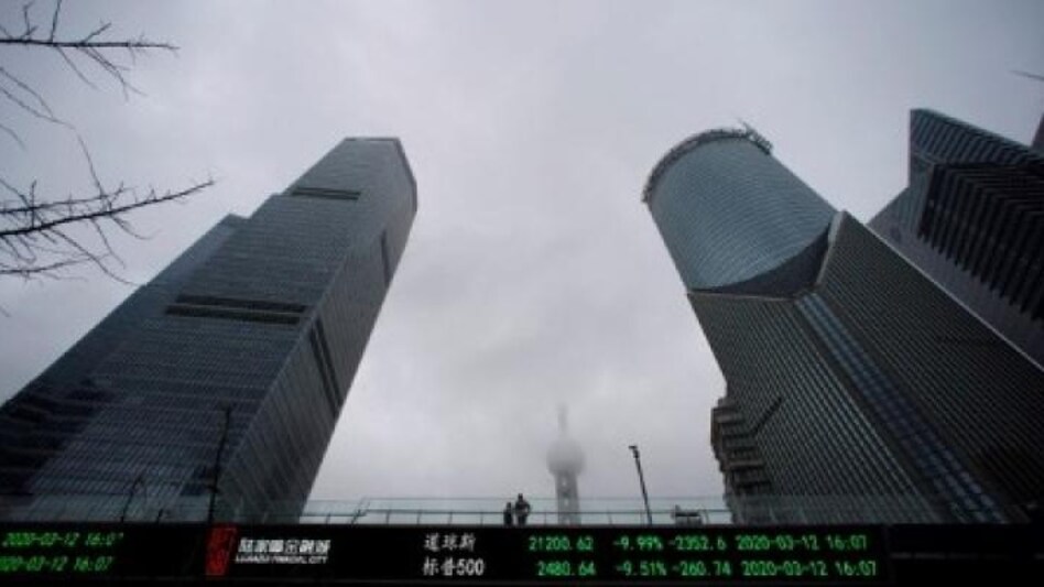 "BofA Raises S&P 500 Year-End Target to 5,400, Citing Bullish Outlook and Tech Rally" "BofA Raises S&P 500 Year-End Target to 5,400, Citing Bullish Outlook and Tech Rally"