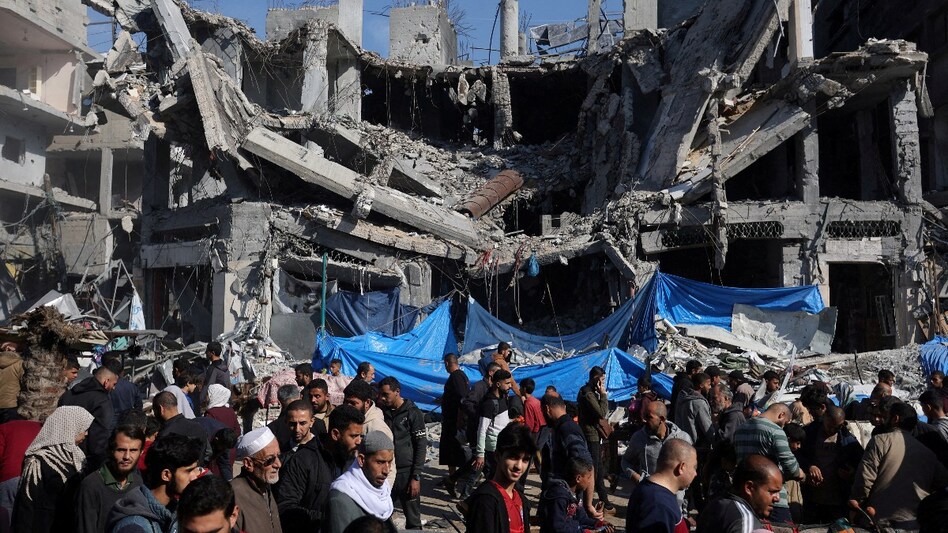 "Devastating Toll: Gaza Health Ministry Reports 30,534 Killed and 71,920 Injured in Israel's Military Offensive" "Devastating Toll: Gaza Health Ministry Reports 30,534 Killed and 71,920 Injured in Israel's Military Offensive"