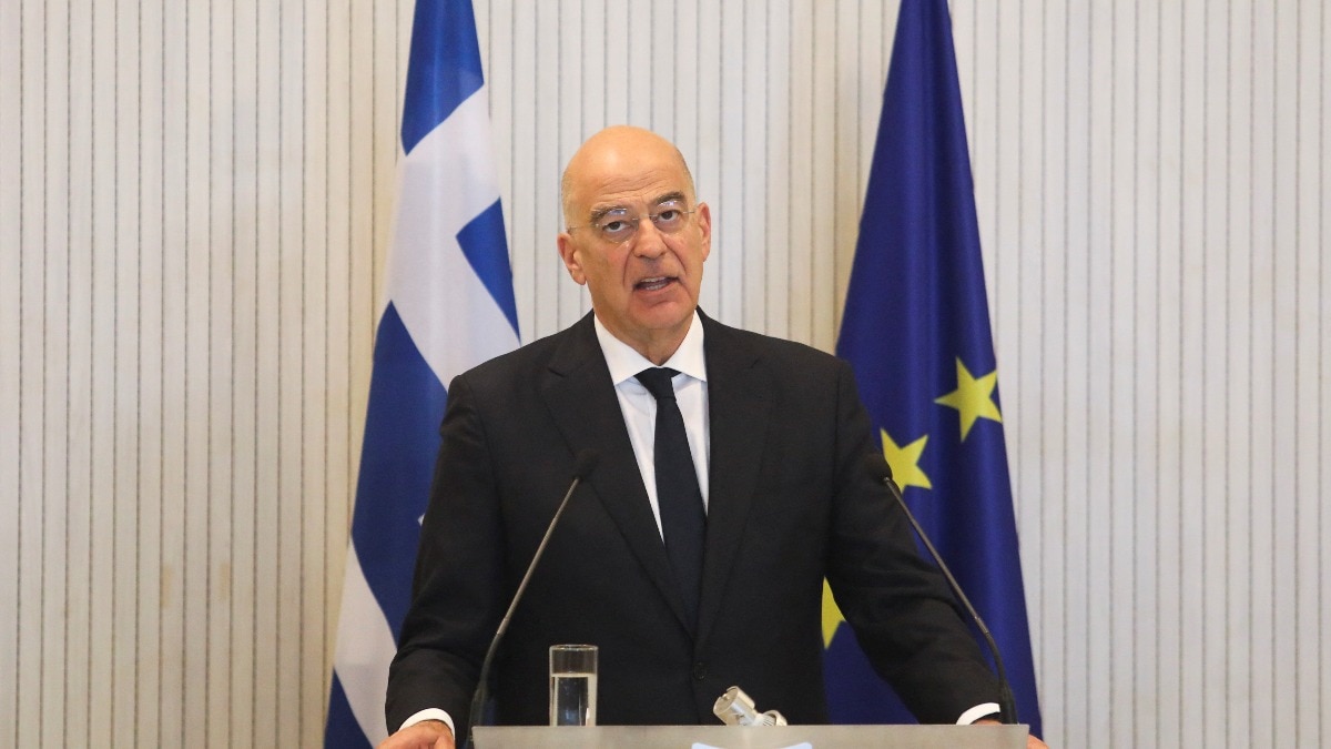 "Greece aims for a pivotal role in EU defense following its mission in the Red Sea, says Defense Minister." "Greece aims for a pivotal role in EU defense following its mission in the Red Sea, says Defense Minister."