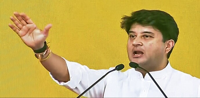 Union Minister Jyotiraditya M Scindia inaugurated India's first green hydrogen project in the stainless steel sector in Hisar, Haryana, in collaboration with Jindal Stainless Ltd and Hygenco. Union Minister Jyotiraditya M Scindia inaugurated India's first green hydrogen project in the stainless steel sector in Hisar, Haryana, in collaboration with Jindal Stainless Ltd and Hygenco.