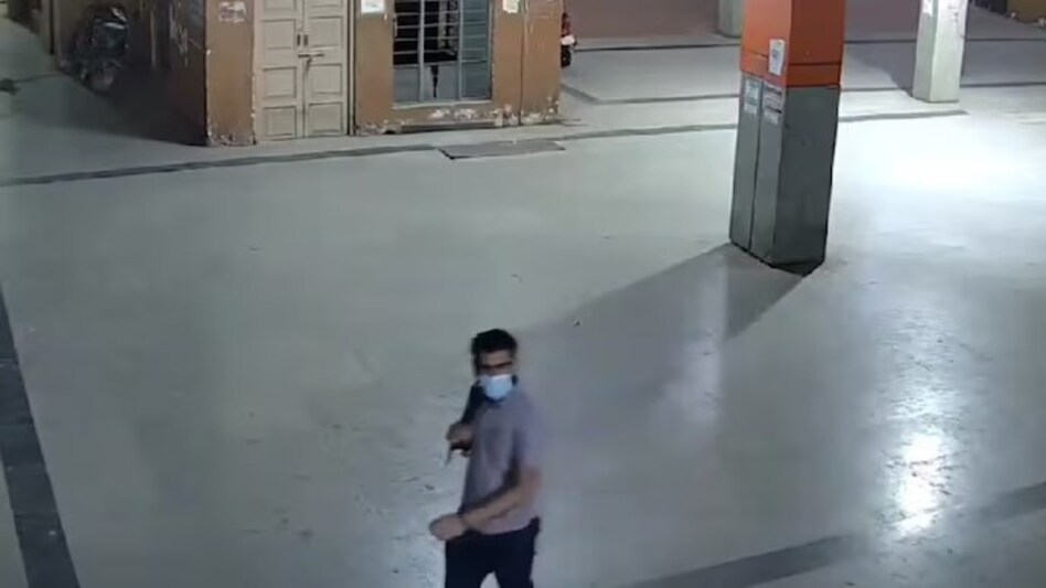 The explosion occurred on March 1 at Rameshwaram Cafe in Bengaluru, resulting in injuries to ten individuals. The explosion occurred on March 1 at Rameshwaram Cafe in Bengaluru, resulting in injuries to ten individuals.