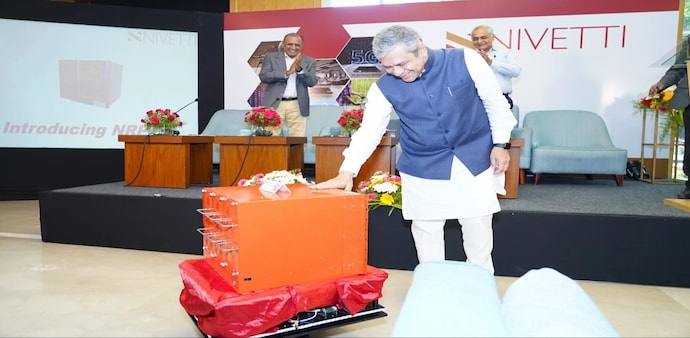 Ashwini Vaishnaw unveils India's fastest, homegrown router Ashwini Vaishnaw unveils India's fastest, homegrown router