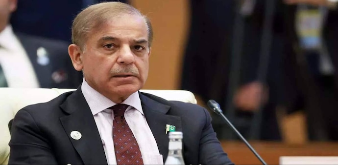 New Pakistan PM Shehbaz Sharif Recommends 19 Names for Cabinet, Awaiting Approval from President Zardari New Pakistan PM Shehbaz Sharif Recommends 19 Names for Cabinet, Awaiting Approval from President Zardari