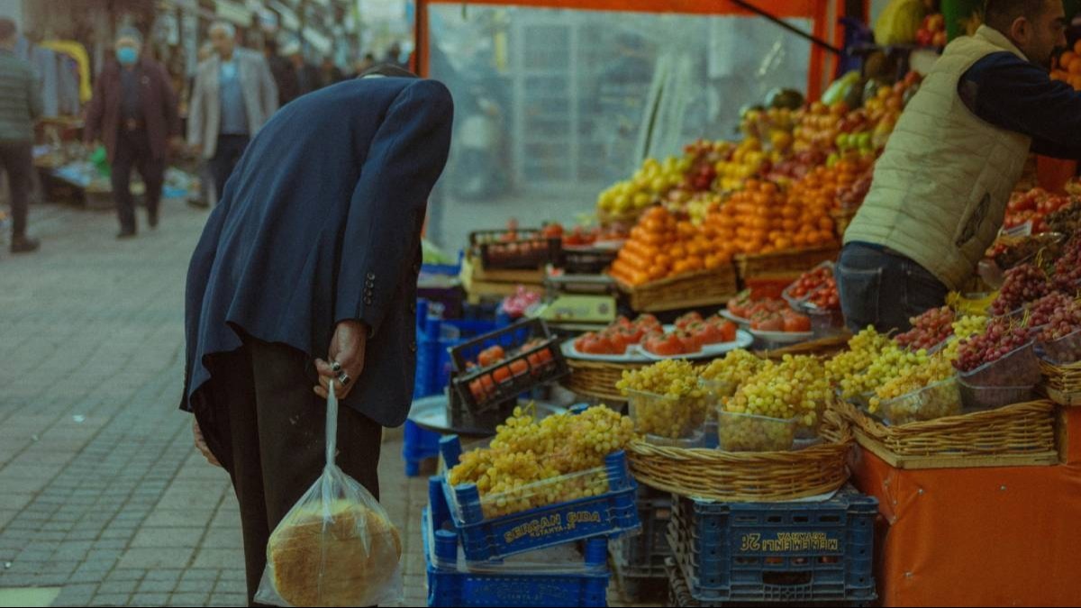 At this rate, it is still above the RBI's medium-term target of 4 percent. At this rate, it is still above the RBI's medium-term target of 4 percent.