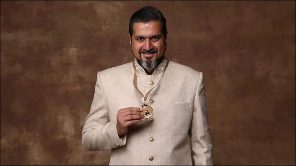 'Cockroaches in the room… I really hope they improve': Grammy award winner Ricky Kej faces unpleasant experience At Mumbai hotel 'Cockroaches in the room… I really hope they improve': Grammy award winner Ricky Kej faces unpleasant experience At Mumbai hotel