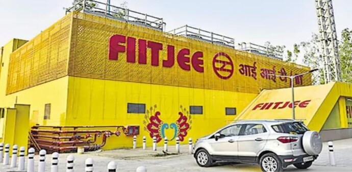 FIITJEE that criticised a student for scoring low marks in the competitive exam. The advertisement claimed the girl scored less because she "left FIITJEE to join another institute". FIITJEE that criticised a student for scoring low marks in the competitive exam. The advertisement claimed the girl scored less because she "left FIITJEE to join another institute".