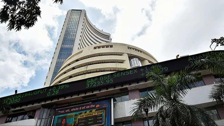 Sensex jumps over 750 points, Nifty tops 22,050; Rs 5.8L cr added to investors' kitty: Key factors behind today's surge Sensex jumps over 750 points, Nifty tops 22,050; Rs 5.8L cr added to investors' kitty: Key factors behind today's surge