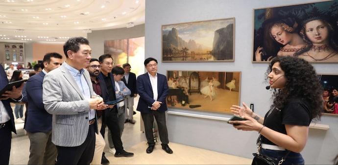 Han encouraged consumers to explore Samsung's latest AI innovations across various products, including televisions, digital appliances, and smartphones Han encouraged consumers to explore Samsung's latest AI innovations across various products, including televisions, digital appliances, and smartphones