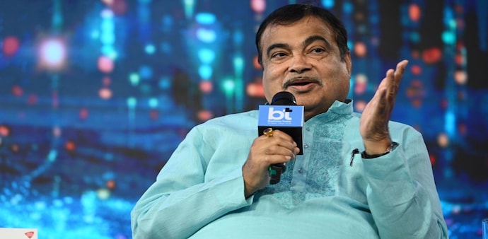 Nitin Gadkari, Union Minister for Road Transport and Highways, at the ceremony Nitin Gadkari, Union Minister for Road Transport and Highways, at the ceremony