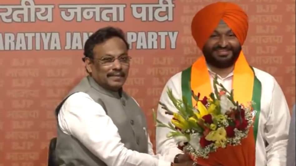 Trouble deepens for Congress in Punjab as Lok Sabha MP Ravneet Singh Bittu joins BJP - BusinessToday