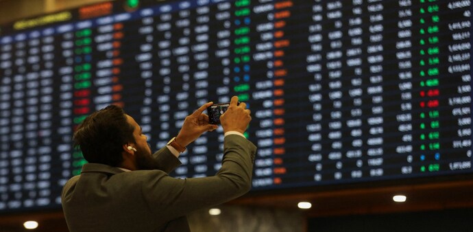 Investors largely concur that ICICI Bank and Kotak Mahindra Bank are better positioned over the near-term. ICICI Bank is largely a consensus favourite. Investors largely concur that ICICI Bank and Kotak Mahindra Bank are better positioned over the near-term. ICICI Bank is largely a consensus favourite.
