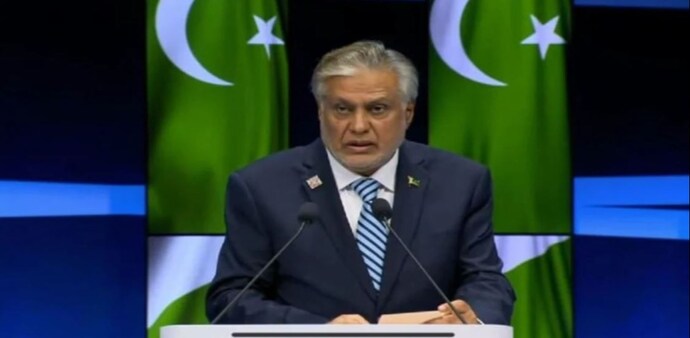 Pakistan's Foreign Minister Ishaq Dar said Pakistan's business community was eager to resume trade activities with India Pakistan's Foreign Minister Ishaq Dar said Pakistan's business community was eager to resume trade activities with India