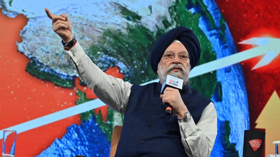 Union Minister Hardeep Singh Puri Compares Arvind Kejriwal's Wife to Former Bihar CM Rabri Devi Amid Delhi BJP Election Office Launch Union Minister Hardeep Singh Puri Compares Arvind Kejriwal's Wife to Former Bihar CM Rabri Devi Amid Delhi BJP Election Office Launch